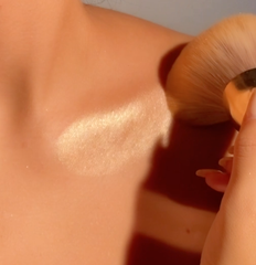 N.Y.M.P.H. Highlighting Powder Brush